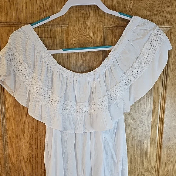 No Boundaries Light Blue Ruffle Blouse - Picture 7 of 8